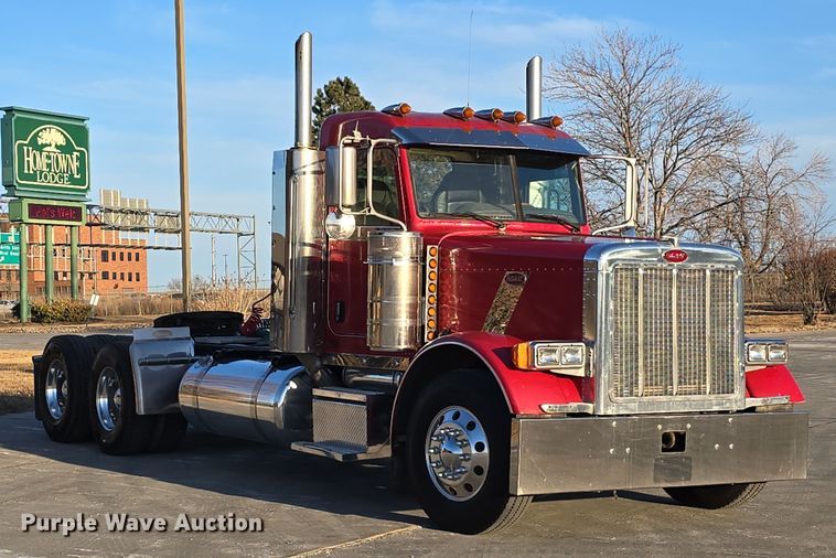 image for item DW3162 2006 Peterbilt 379 semi truck