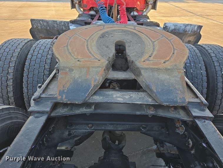 image for item DW3162 2006 Peterbilt 379 semi truck