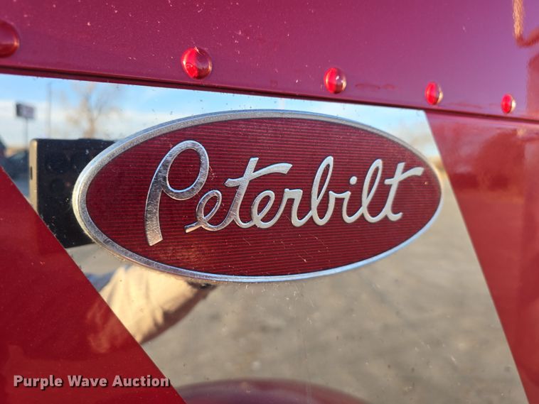 image for item DW3162 2006 Peterbilt 379 semi truck