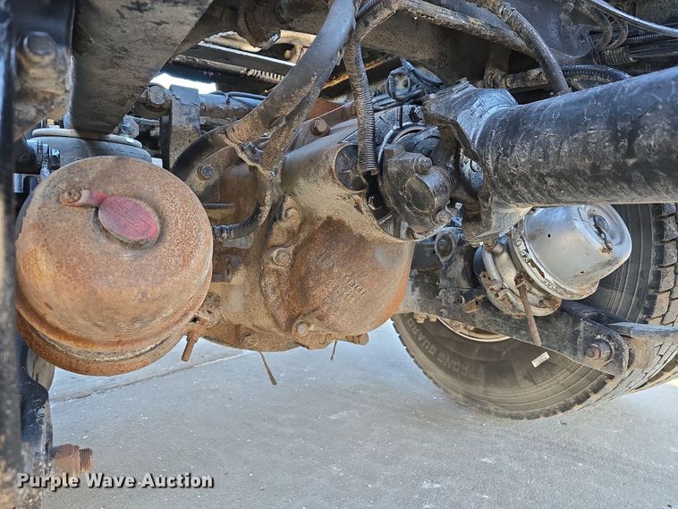 image for item DW3162 2006 Peterbilt 379 semi truck