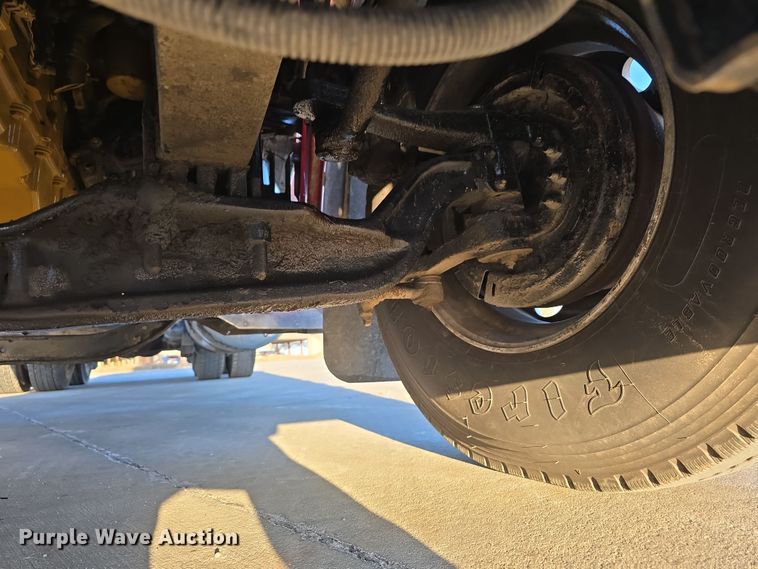 image for item DW3162 2006 Peterbilt 379 semi truck