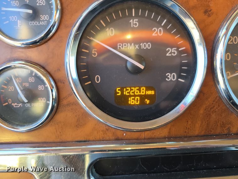 image for item DW3162 2006 Peterbilt 379 semi truck