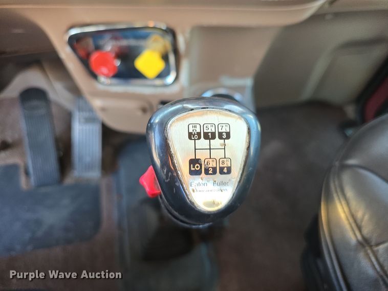 image for item DW3162 2006 Peterbilt 379 semi truck