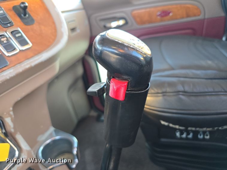 image for item DW3162 2006 Peterbilt 379 semi truck