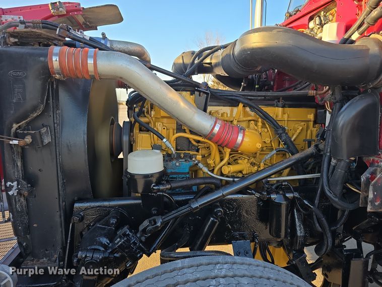 image for item DW3162 2006 Peterbilt 379 semi truck