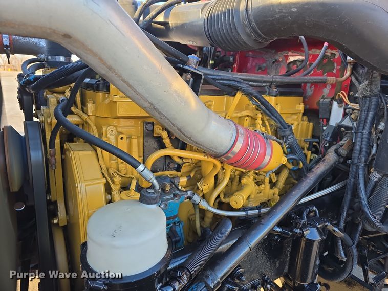 image for item DW3162 2006 Peterbilt 379 semi truck