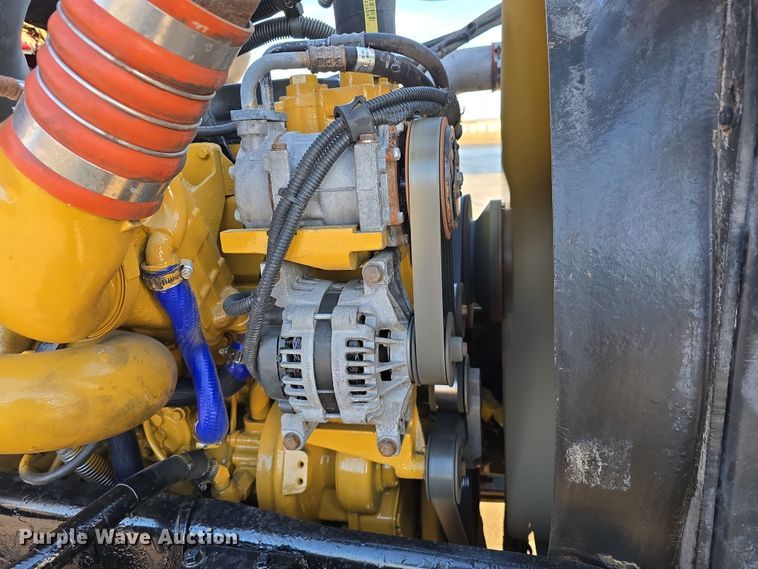 image for item DW3162 2006 Peterbilt 379 semi truck