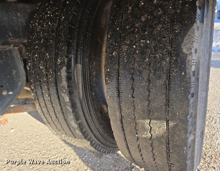 image for item DW3188 2012 Landoll 340 roll-off container trailer