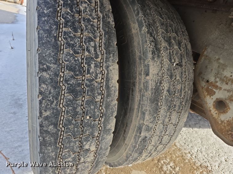 image for item DW3189 1998 Great Dane 7411TJWA dry van trailer