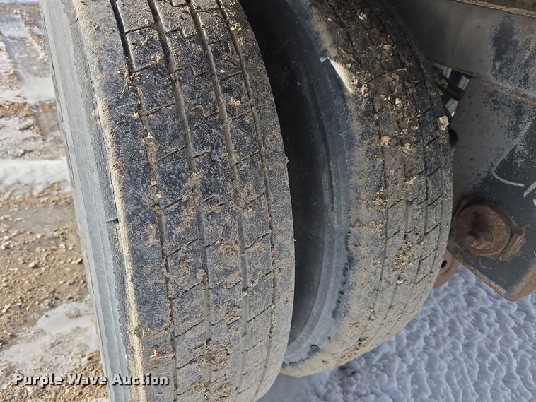 image for item DW3190 2001 Trail Mobile dry van trailer