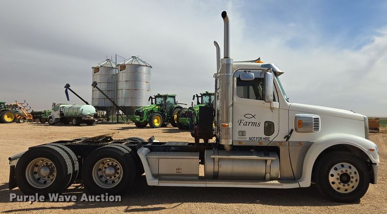 image for item DW8553 2003 Freightliner Coronado semi truck