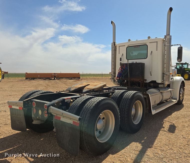 image for item DW8553 2003 Freightliner Coronado semi truck