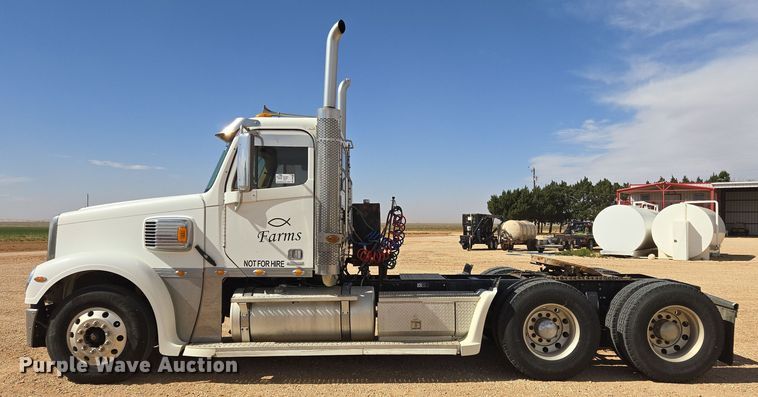 image for item DW8553 2003 Freightliner Coronado semi truck