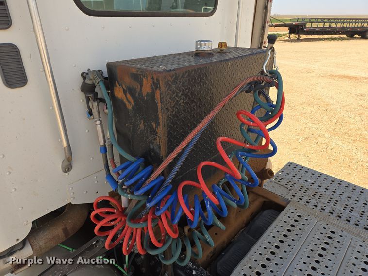 image for item DW8553 2003 Freightliner Coronado semi truck