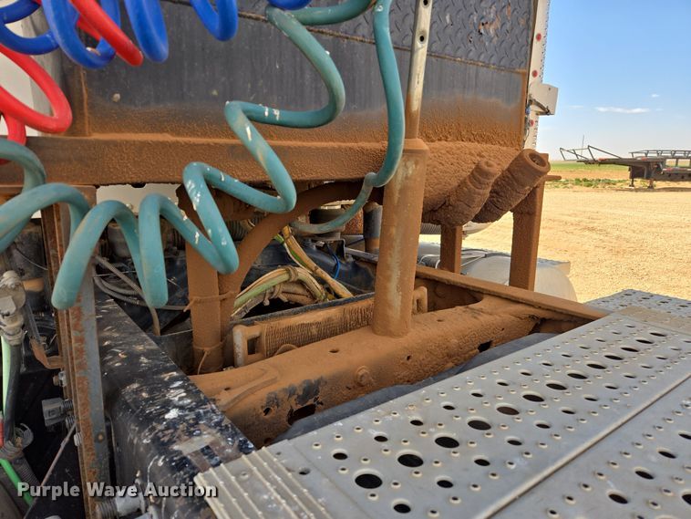 image for item DW8553 2003 Freightliner Coronado semi truck