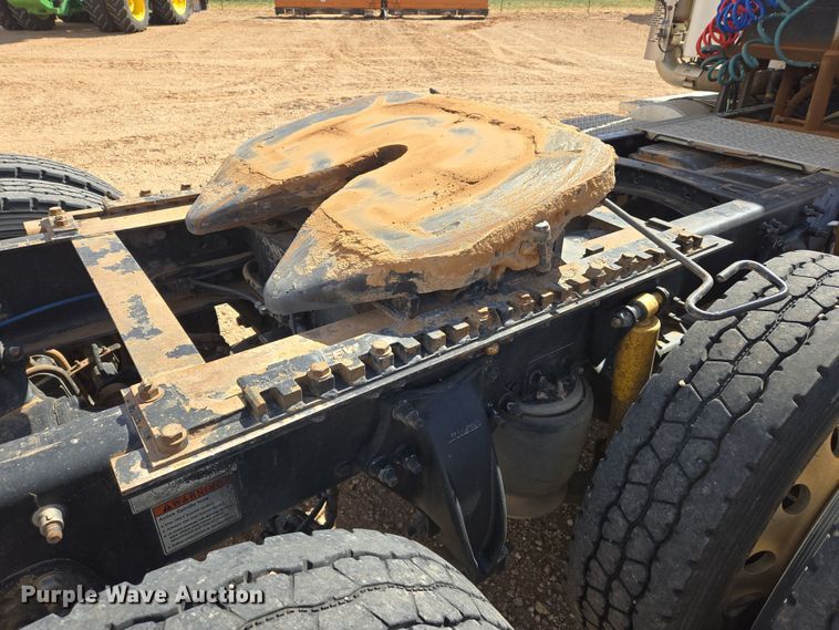 image for item DW8553 2003 Freightliner Coronado semi truck