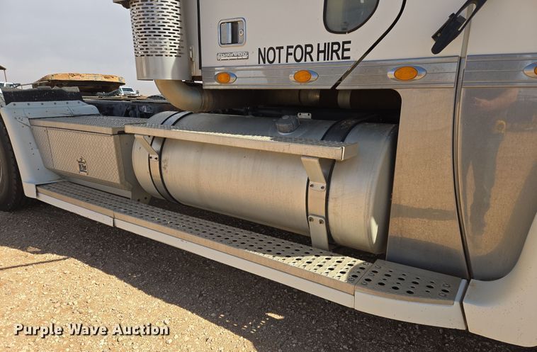 image for item DW8553 2003 Freightliner Coronado semi truck