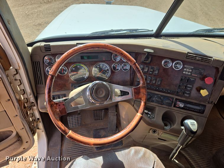 image for item DW8553 2003 Freightliner Coronado semi truck