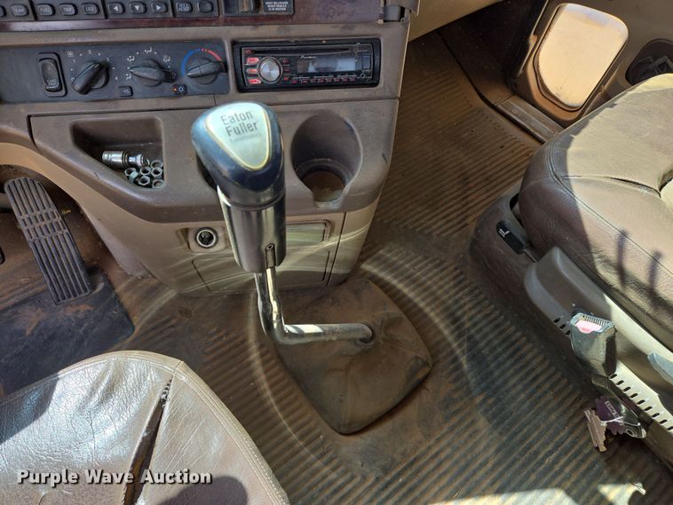 image for item DW8553 2003 Freightliner Coronado semi truck