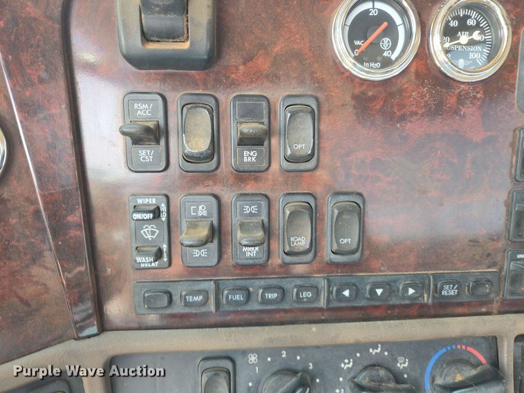 image for item DW8553 2003 Freightliner Coronado semi truck