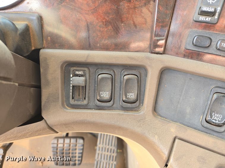 image for item DW8553 2003 Freightliner Coronado semi truck