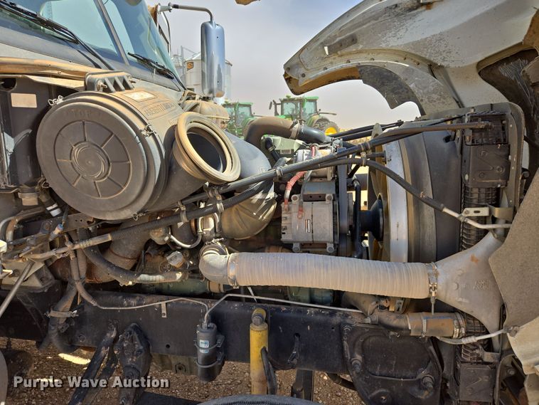 image for item DW8553 2003 Freightliner Coronado semi truck