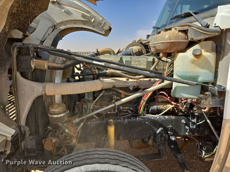 image for item DW8553 2003 Freightliner Coronado semi truck