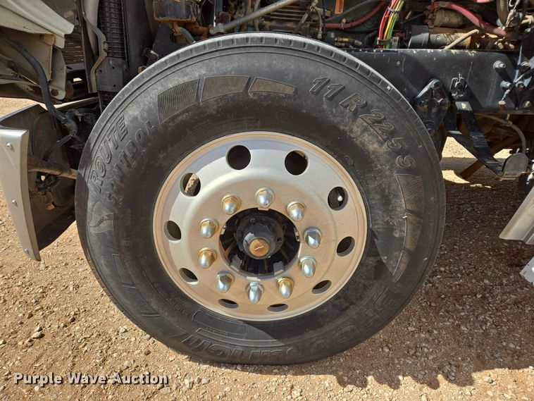 image for item DW8553 2003 Freightliner Coronado semi truck