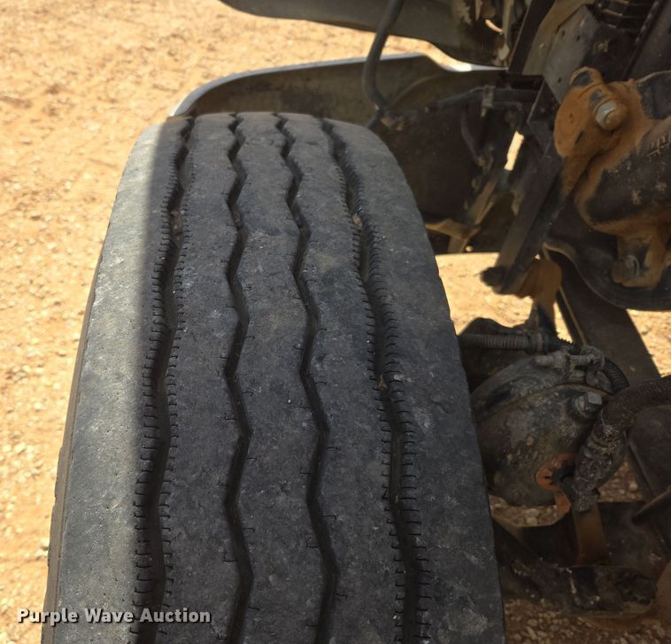 image for item DW8553 2003 Freightliner Coronado semi truck