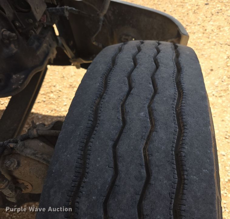 image for item DW8553 2003 Freightliner Coronado semi truck