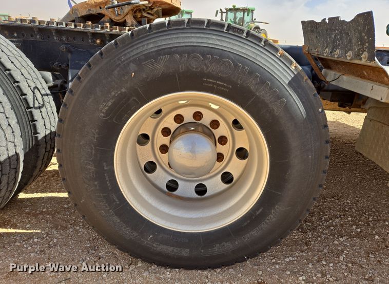 image for item DW8553 2003 Freightliner Coronado semi truck