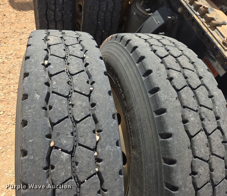 image for item DW8553 2003 Freightliner Coronado semi truck