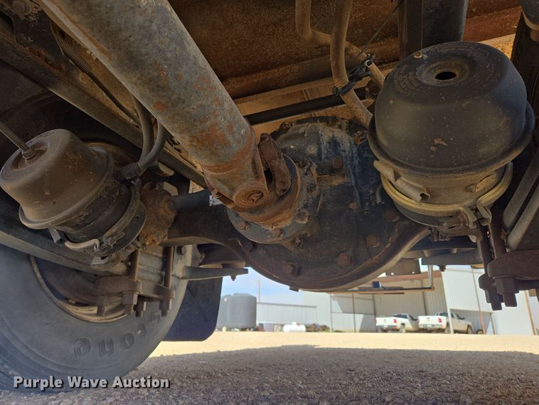 image for item DW8554 1995 Freightliner FL60 flatbed truck