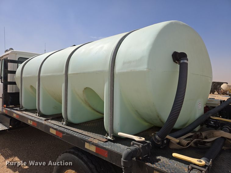 image for item DW8554 1995 Freightliner FL60 flatbed truck