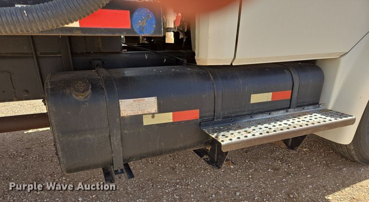 image for item DW8554 1995 Freightliner FL60 flatbed truck