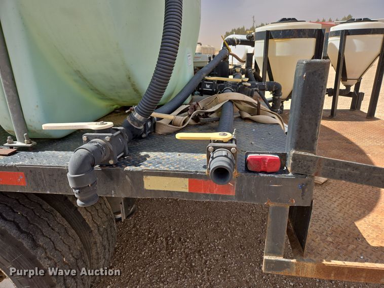 image for item DW8554 1995 Freightliner FL60 flatbed truck