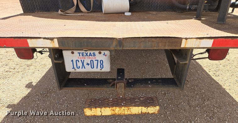 image for item DW8554 1995 Freightliner FL60 flatbed truck