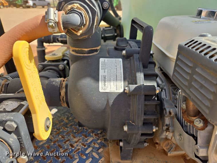 image for item DW8554 1995 Freightliner FL60 flatbed truck