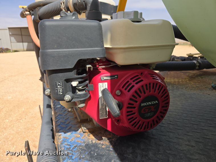 image for item DW8554 1995 Freightliner FL60 flatbed truck