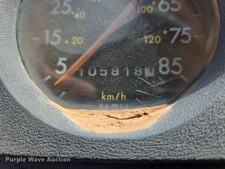 image for item DW8554 1995 Freightliner FL60 flatbed truck