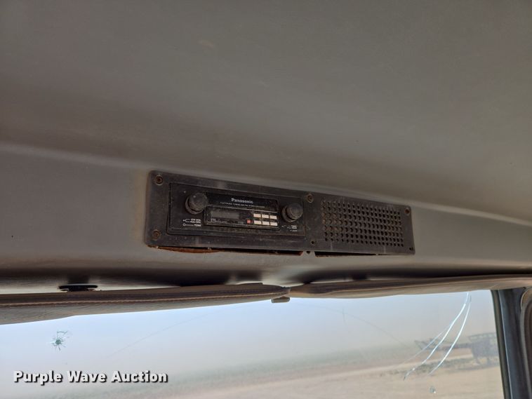 image for item DW8554 1995 Freightliner FL60 flatbed truck