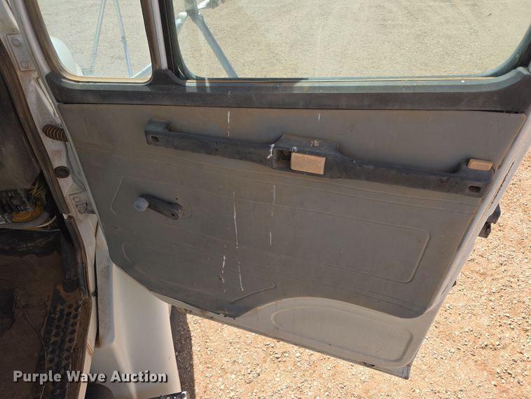 image for item DW8554 1995 Freightliner FL60 flatbed truck