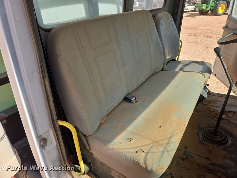 image for item DW8554 1995 Freightliner FL60 flatbed truck