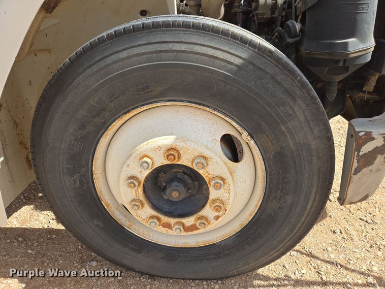 image for item DW8554 1995 Freightliner FL60 flatbed truck