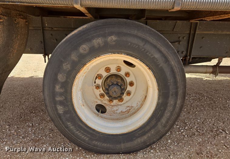 image for item DW8554 1995 Freightliner FL60 flatbed truck