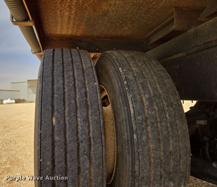 image for item DW8554 1995 Freightliner FL60 flatbed truck