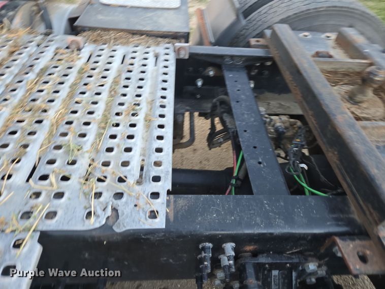 image for item DY6972 2017 Volvo VNL truck cab and chassis