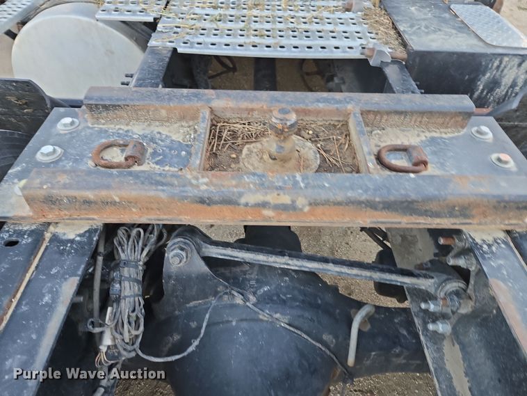 image for item DY6972 2017 Volvo VNL truck cab and chassis