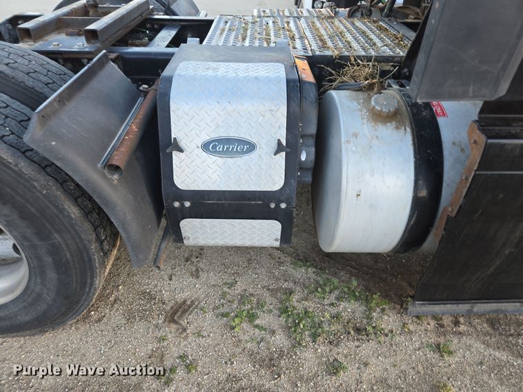 image for item DY6972 2017 Volvo VNL truck cab and chassis