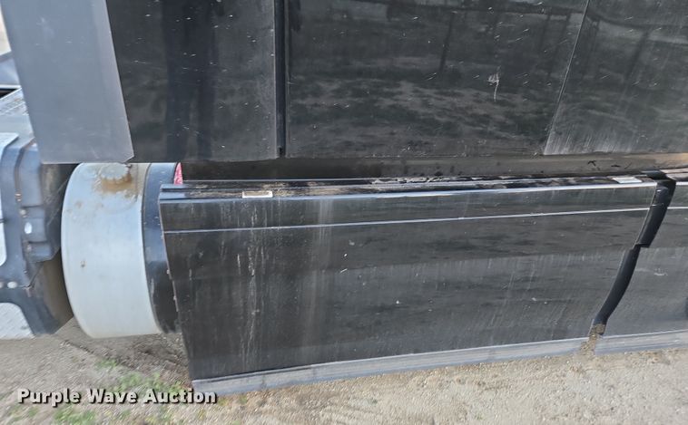 image for item DY6972 2017 Volvo VNL truck cab and chassis